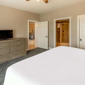 Appartement Luxe à 2 Chambres à Coucher